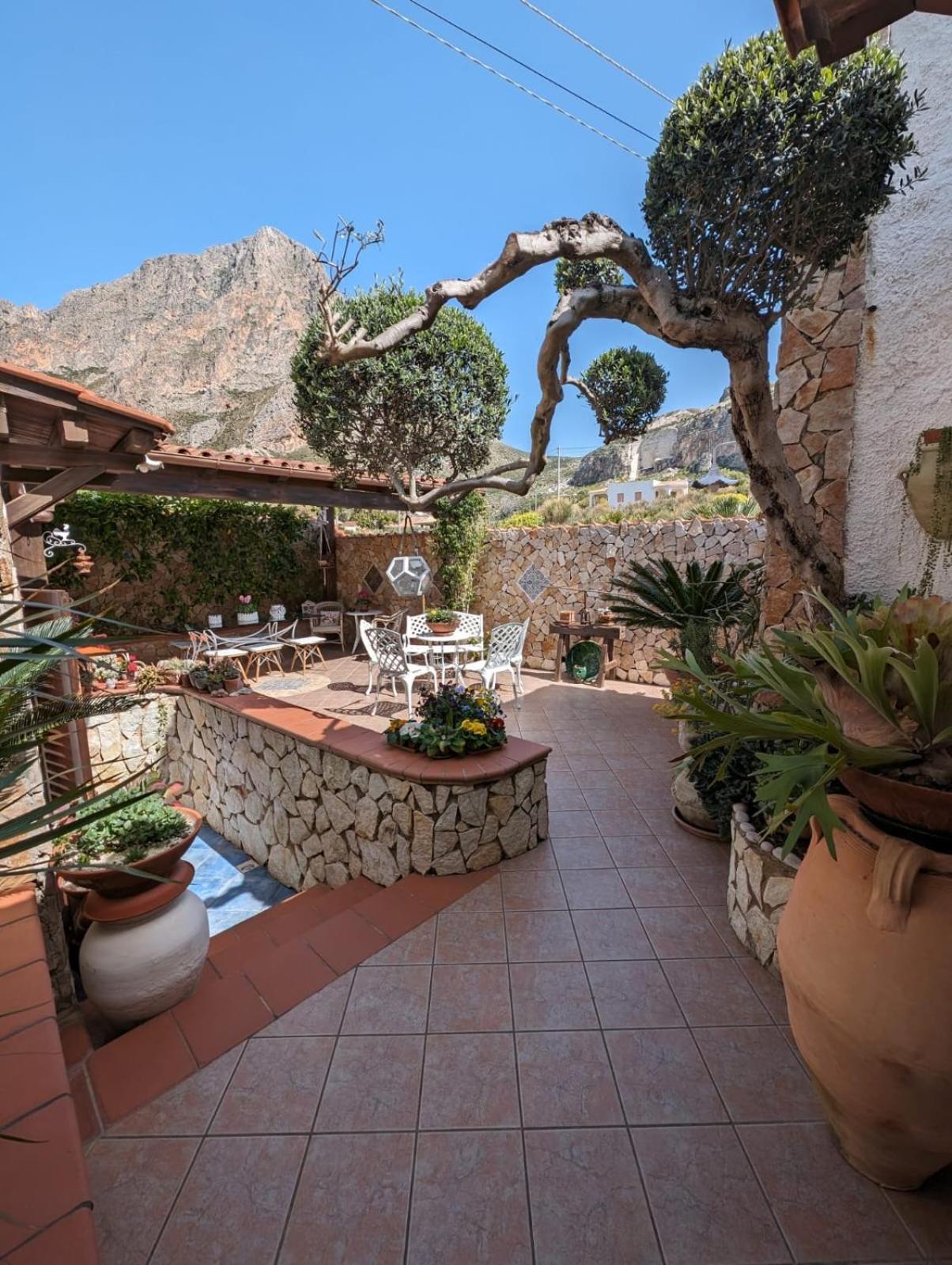 Villa Baia Di Cornino Кустоначи Экстерьер фото