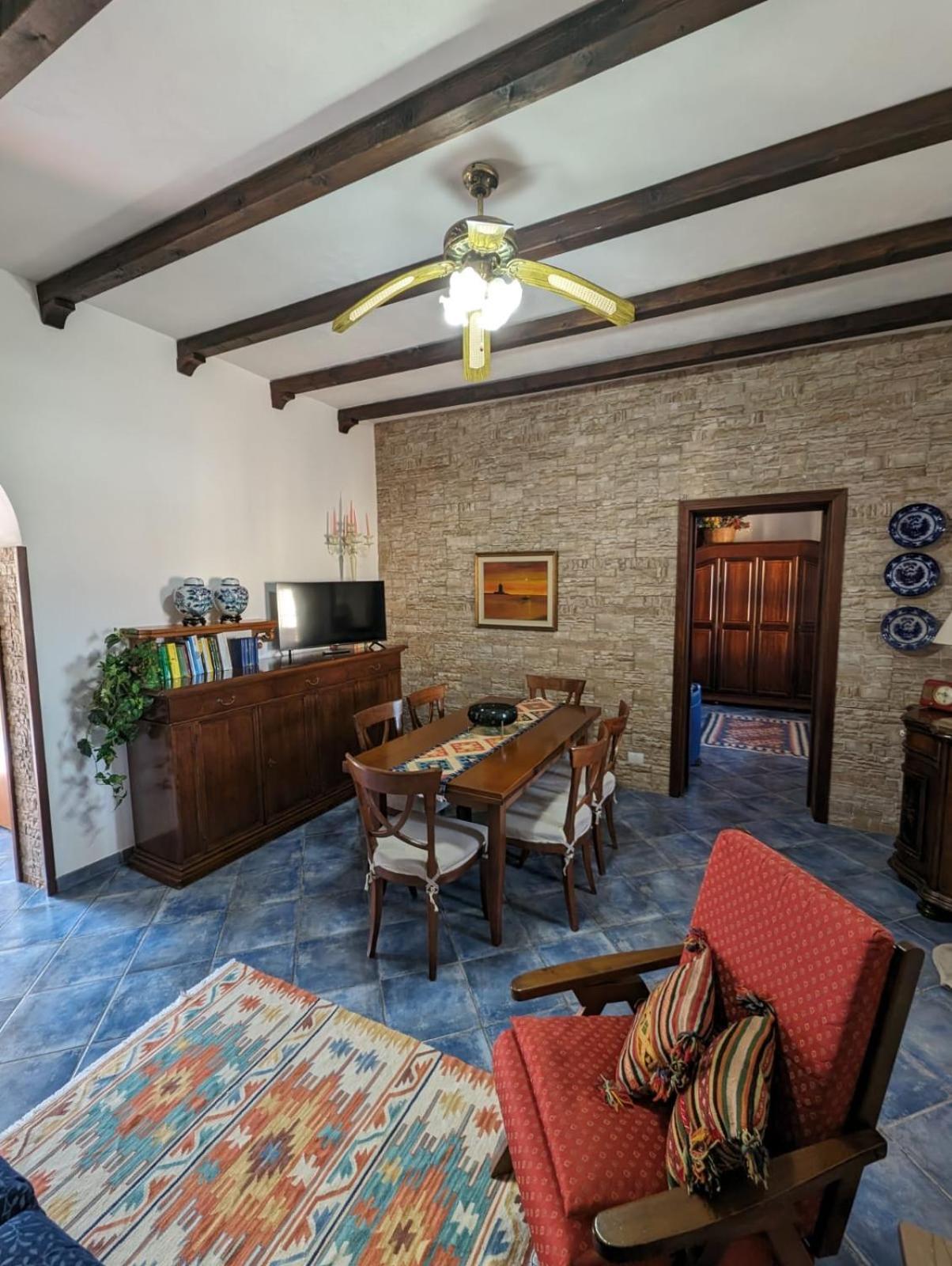 Villa Baia Di Cornino Кустоначи Экстерьер фото