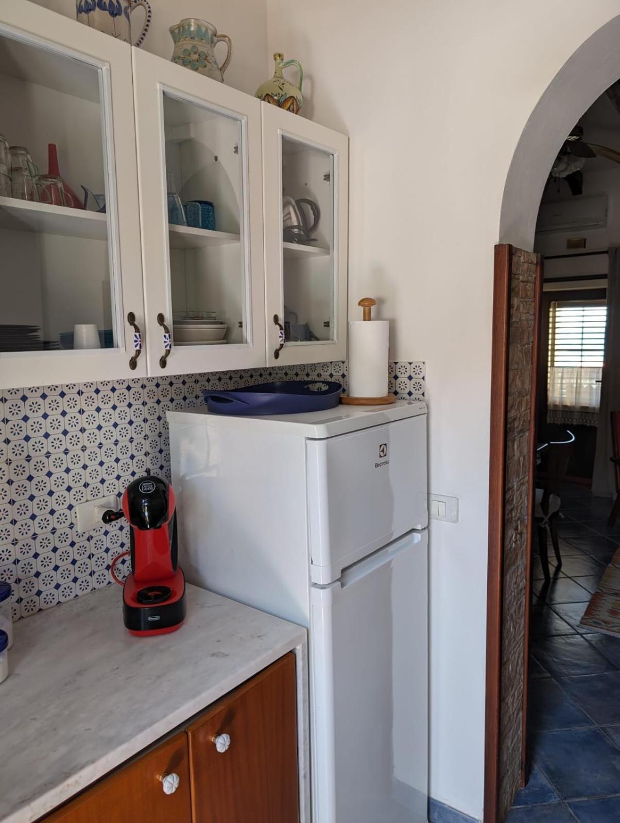 Villa Baia Di Cornino Кустоначи Экстерьер фото