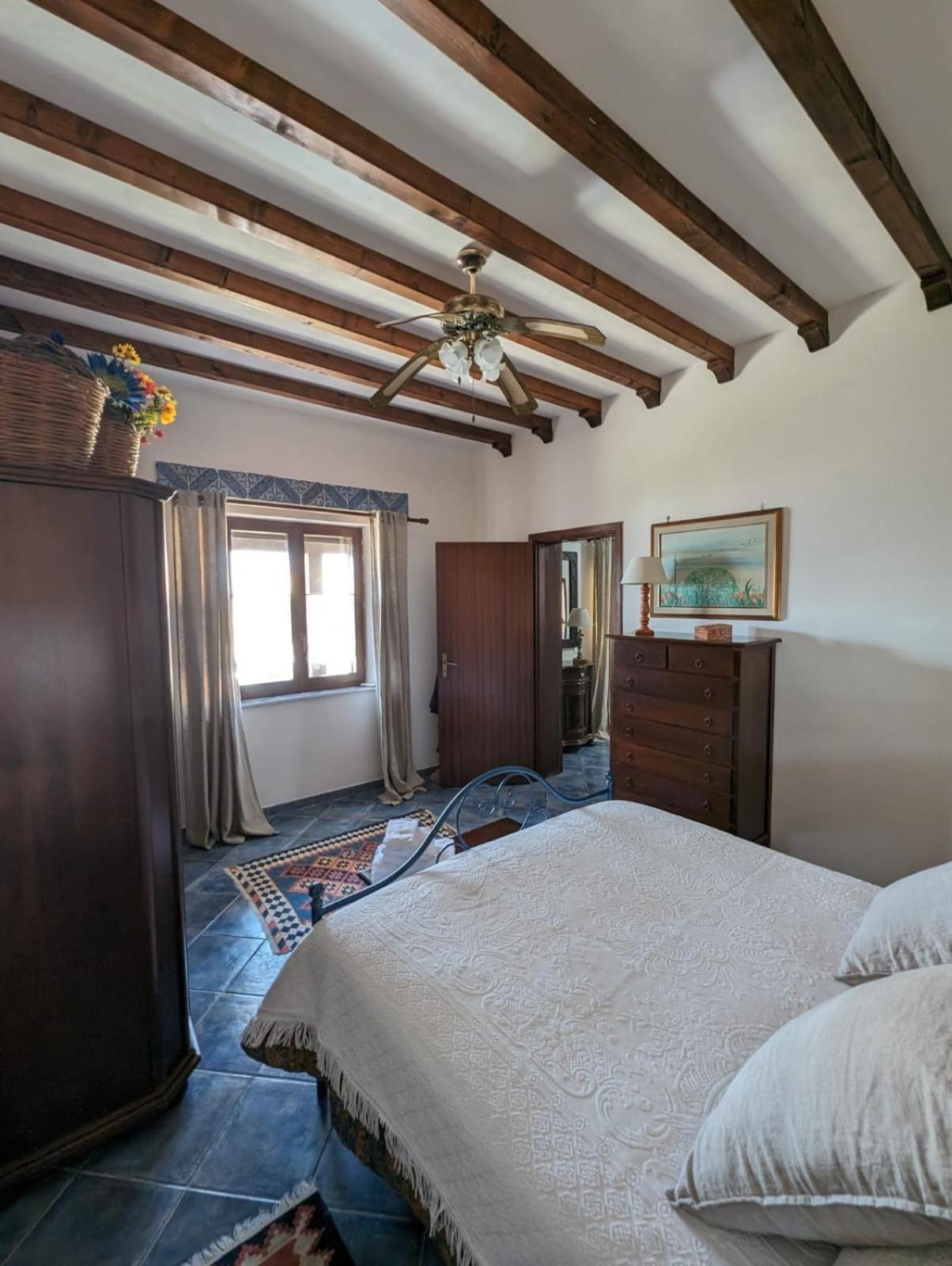 Villa Baia Di Cornino Кустоначи Экстерьер фото
