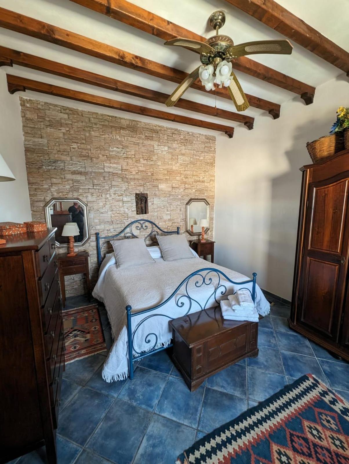 Villa Baia Di Cornino Кустоначи Экстерьер фото